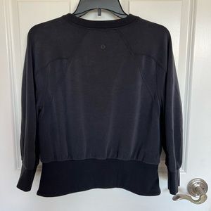 lululemon slate gray cropped crewneck